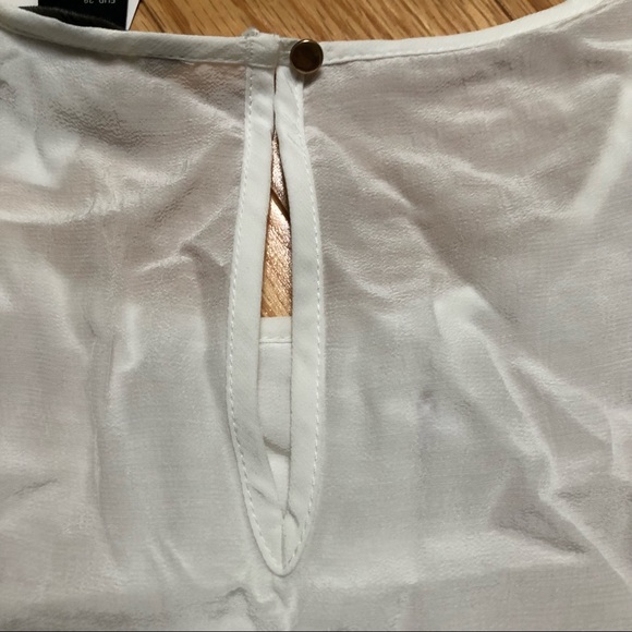 NWT H&M Silky, Sheer White Short-Sleeved Blouse with Peplum Waist - Picture 7 of 7